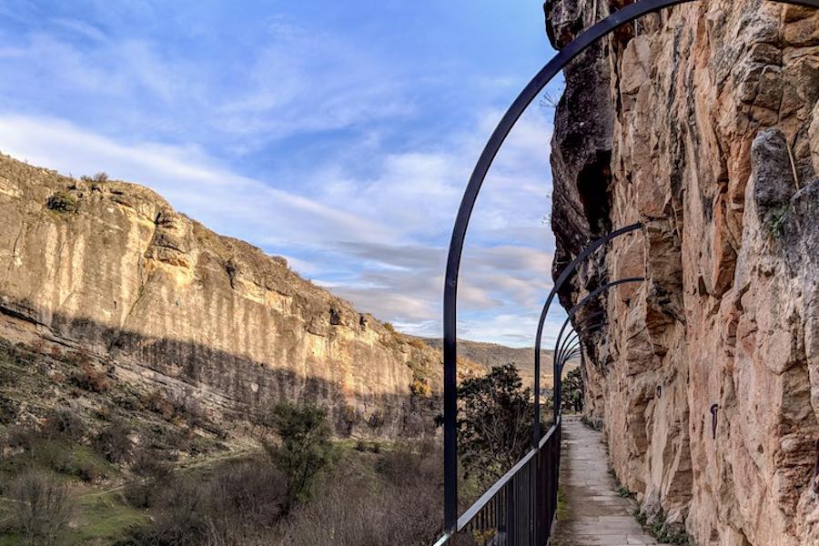 Senderismo Cristal de Roca Cañon del Atazar