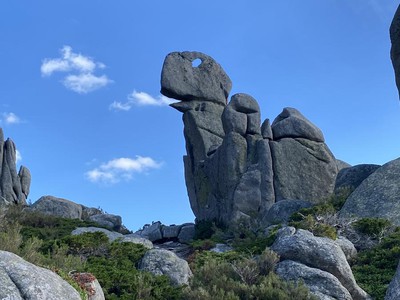 cristal roca senderismo dinosaurio maliciosa gabarrera