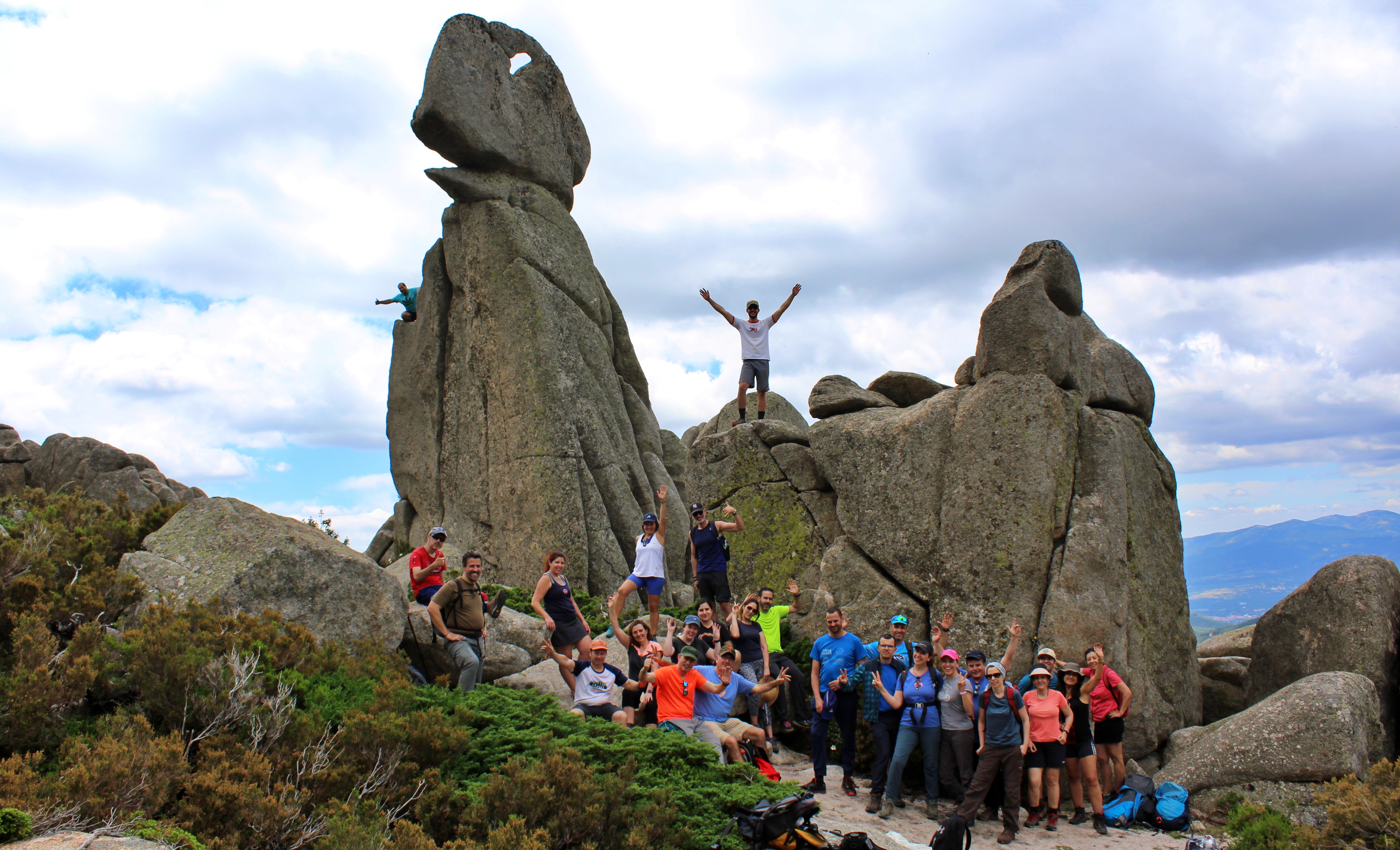 senderismo cristal de roca dinosaurio la pedriza slider 